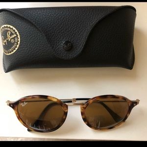 Ray Ban tortoise frame sunglasses